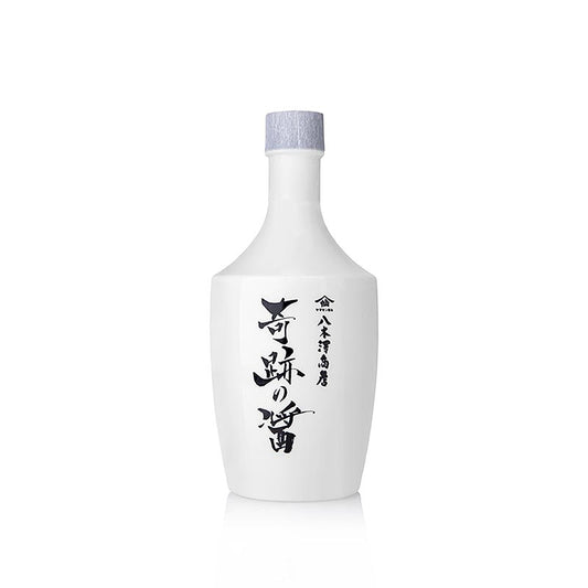 500 ml Kiseki Shoyu dark soy sauce bottle from Yagisawa, Japan, displaying rich color and elegant packaging