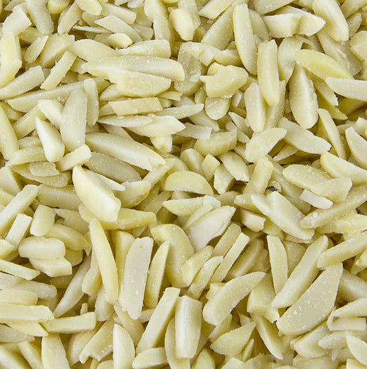 Afbeelding van een verpakking van 2,5 kg gespleten amandelen, perfect om te gebruiken in bakken, koken en als gezonde snack