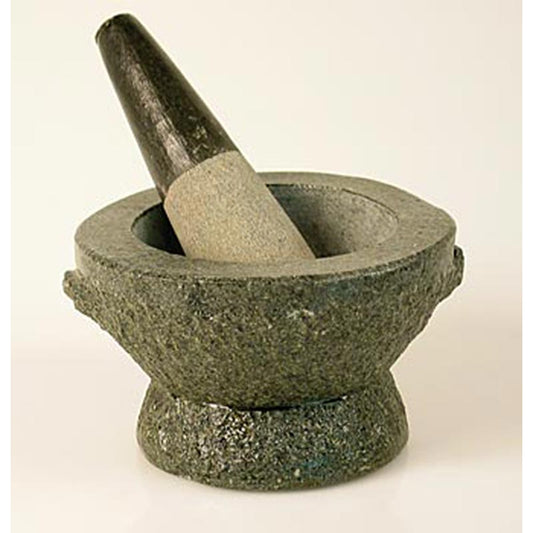 Stenen mortel met een buitendiameter van 15 cm, een binnendiameter van 11 cm, een hoogte van 9 cm en een gewicht van ongeveer 2,2 kg, verkrijgbaar in een enkele stuk