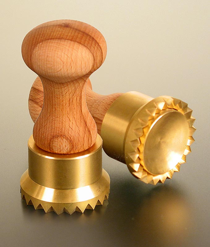 Uitsteekvorm ravioli, hout/messing, rond met gekartelde rand, 50 mm, 1 stuk