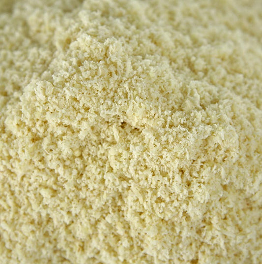 Amandelpoeder van 100% Californische amandelen van het merk Lubeca, verpakt in een zak van 1 kg