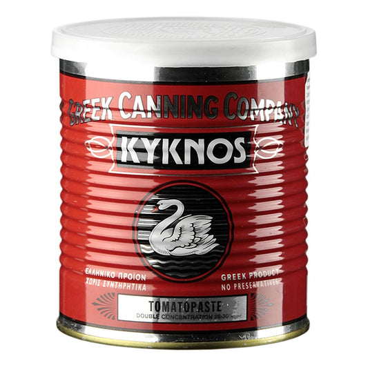 Tomatenpuree van Kyknos uit Griekenland, dubbel geconcentreerd met minstens 28% tomaten, in een verpakking van 860 g
