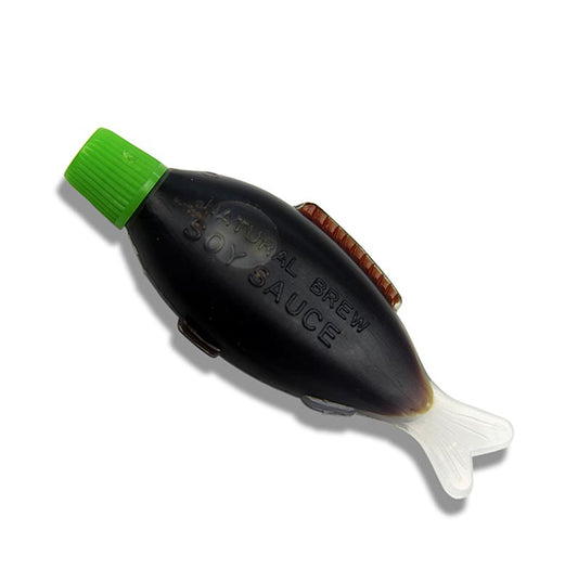Sojasaus - Shoyu, in portieflessen/visvorm, Japan, 1,2 l, 300 x 4ml - Een grote fles met 300 porties van 4 ml Sojasaus, Shoyu, in de vorm van vis, afkomstig uit Japan