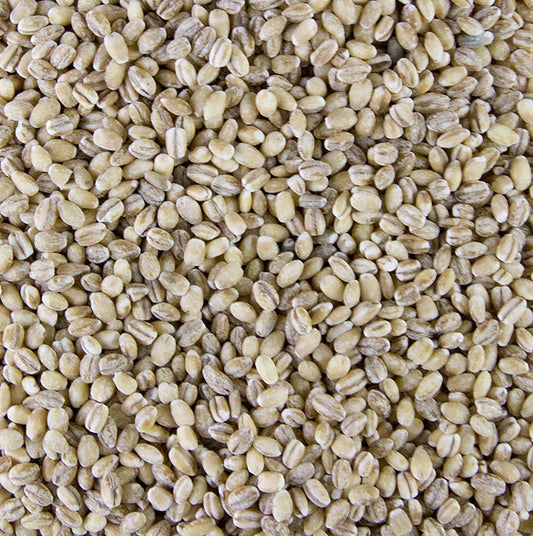 Gerst van biologische teelt, gepeld en verpakt in een zak van 1 kg