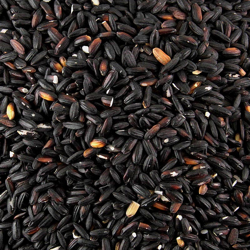 Zwarte kleefrijst, a popular 400 g product with a nutty flavor, commonly used for desserts