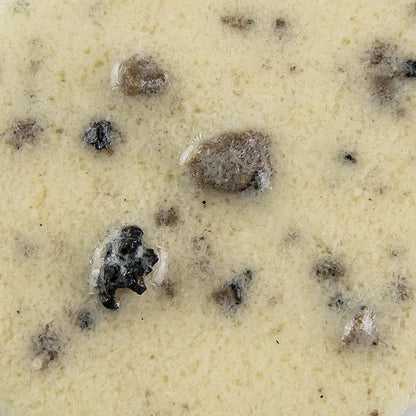 Kruidentuintje truffelroomsaus, 900 ml - a delicious and creamy truffle sauce for enhancing your dishes