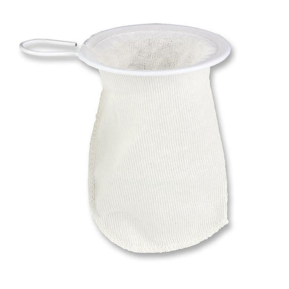 Better Tea Filter No 3, kouszeef, Ø11cm, 1 st tea strainer shown in use with loose tea leaves and hot water 