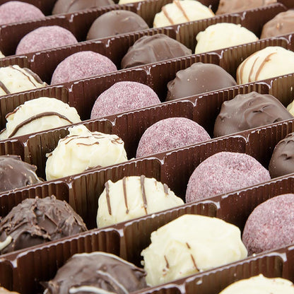 Assortment of 7 types of Dreimeister truffle pralines, 1 kg, approximately 77 pieces