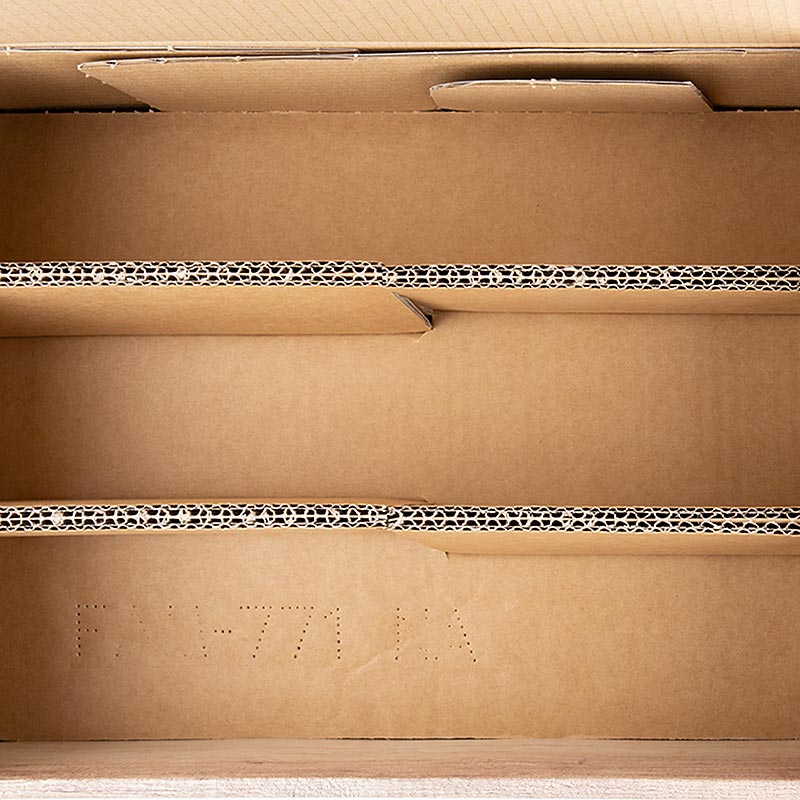 Stevige houten wijnpresentatiekist met ruimte voor 6 flessen van 0,75 liter