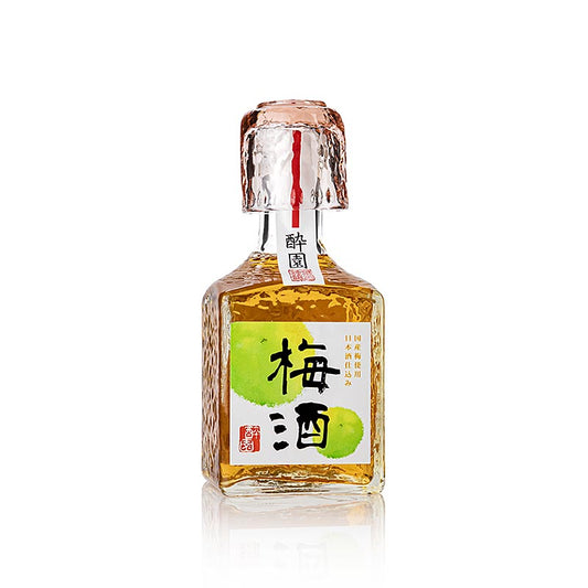 Umeshu pruimenwijn, also known as Suien, is a traditional Japanese plum wine with a 300 ml bottle, perfect for enjoying on special occasions