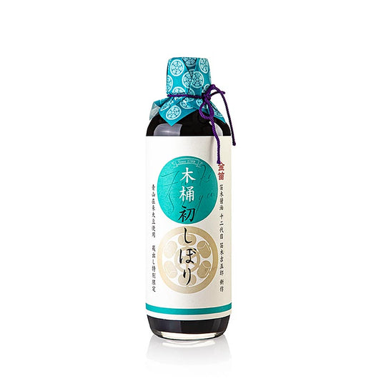 Sojasaus Hatsusibori Shoyu, Fueki, 600 ml is a traditional Japanese soy sauce in a 600 ml bottle, perfect for seasoning and marinating The bottle features a classic design with a convenient pour spout for easy use