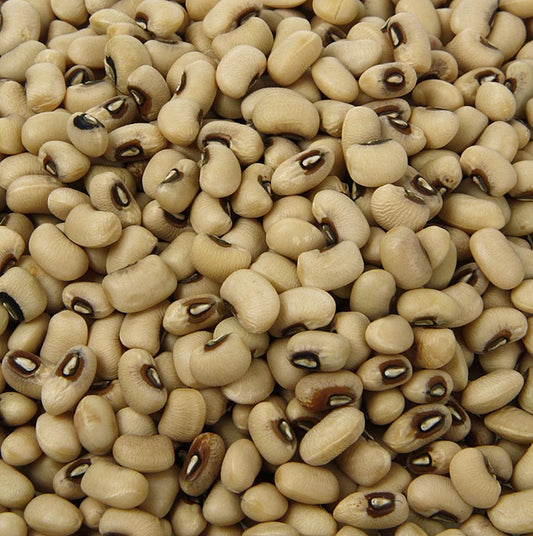 500 g de haricots secs, également connus sous le nom de haricots à œil noir, blancs avec des yeux noirs
