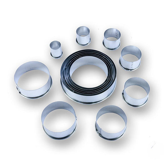 Jeu de 14 pièces, formes rondes et lisses, allant de 22 cm à 12 cm de diamètre et 3 cm de hauteur.