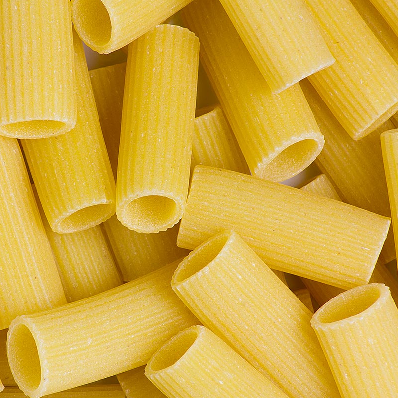 De Cecco Rigatoni, No24, 12 kg, 24 x 500g - Pâtes creuses allongées de De Cecco en emballage de 12 kg, consistant en 24 sachets de 500g chacun.