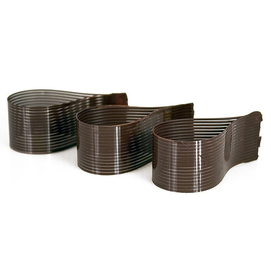 Moule en forme de goutte en chocolat noir de dimensions ø 50mm, 95mm, et 40mm de hauteur, pesant 255g, contenant 36 pièces