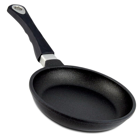 AMT Gastroguss 20cm poêle à induction, 4cm de haut, idéale pour cuisiner