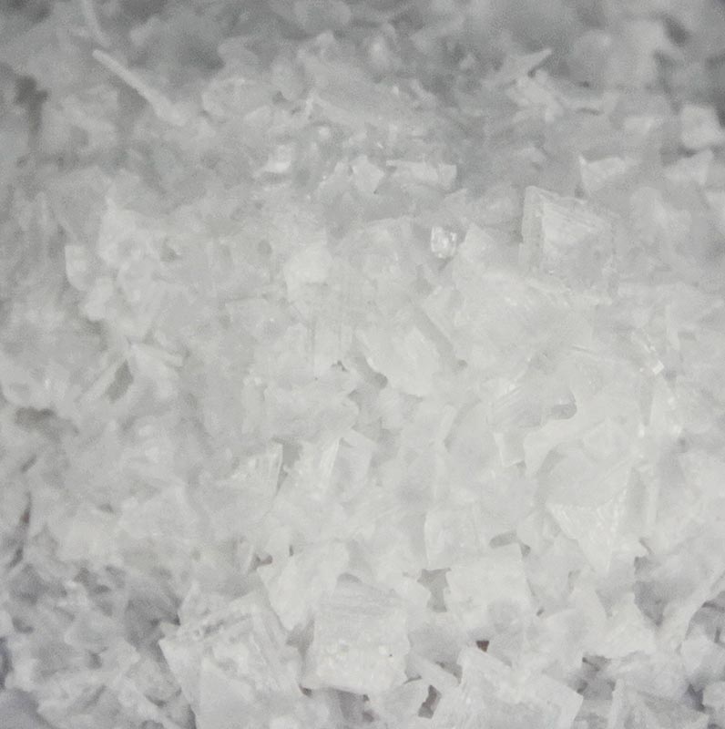 100g de sel de mer naturel en forme de pyramide, provenant de Petros, Chypre - SEO friendly and long descriptive alt text
