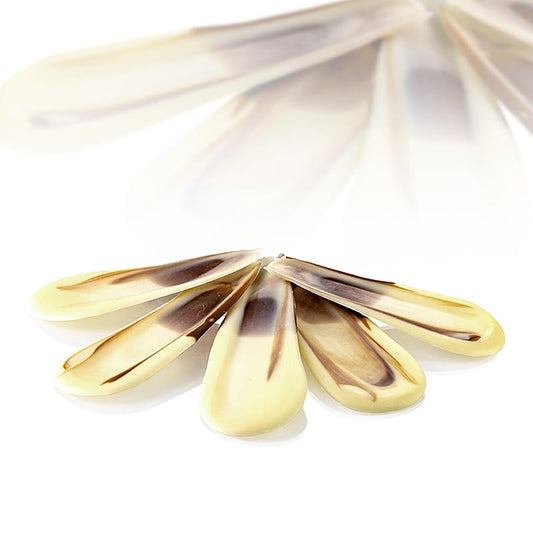 Plume décorative - chocolat blanc, marbré, 70mm, 235 g, 126 pièces - Une décoration sophistiquée et savoureuse en chocolat blanc, marbré, 70mm de haut, 235 g, dans un paquet de 126 pièces.