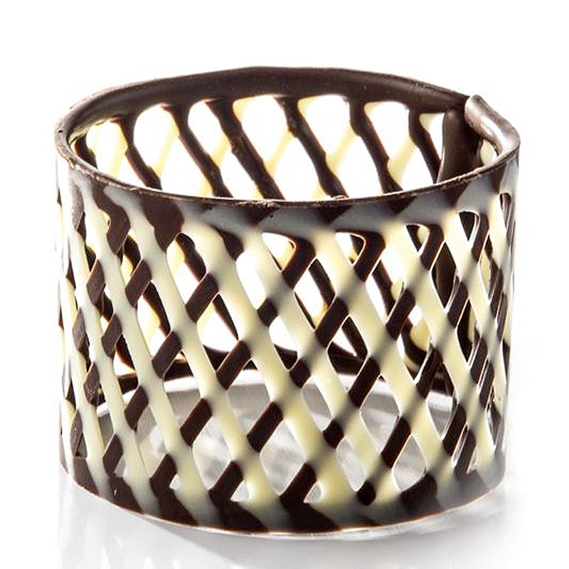 Ronds de serviette - grands ronds de serviette duo à rayures blanches et chocolat noir, d'un diamètre de 55 mm et d'une hauteur de 45 mm, emballés dans un lot de 40 pièces, pour un poids total de 270 grammes.