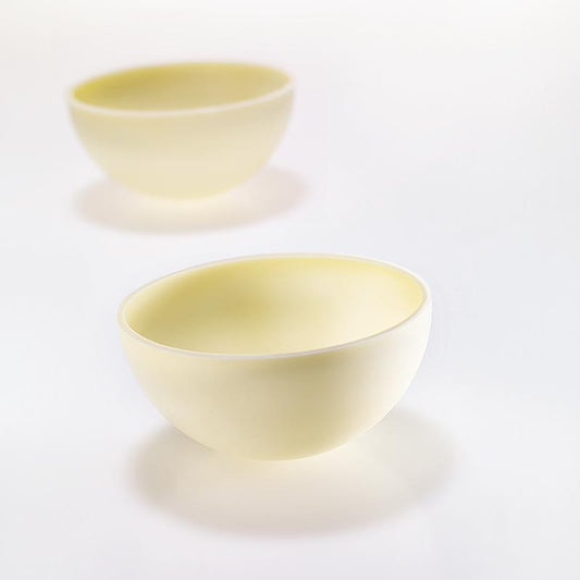 Valrhona Solstis Ivoire, grandes demi-coquilles rondes, 432g, 45pcs Belgian white chocolate half shells, 716mm diameter