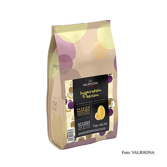 Valrhona Inspiration Fruit de la passion - Spécialité à base de beurre de cacao, 3 kg : un produit chocolaté vibrant et luxueux au goût de fruit de la passion pour un usage professionnel.