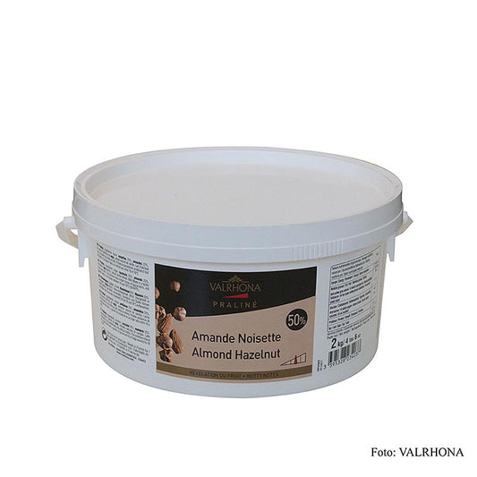 Pâte pralinée fine avec 25 % de noisettes et 25 % d'amandes, au goût intense de noisette, en conditionnement de 2 kg