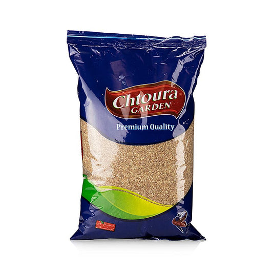 Gros plan sur le paquet de 900 g de boulgour foncé (semoule de blé cuite à la vapeur) de Chtoura Garden.