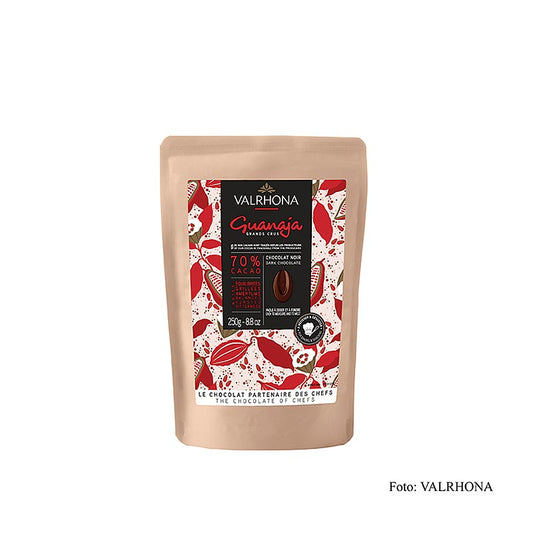 250 g de callets de chocolat noir Valrhona Guanaja 70% dans leur emballage