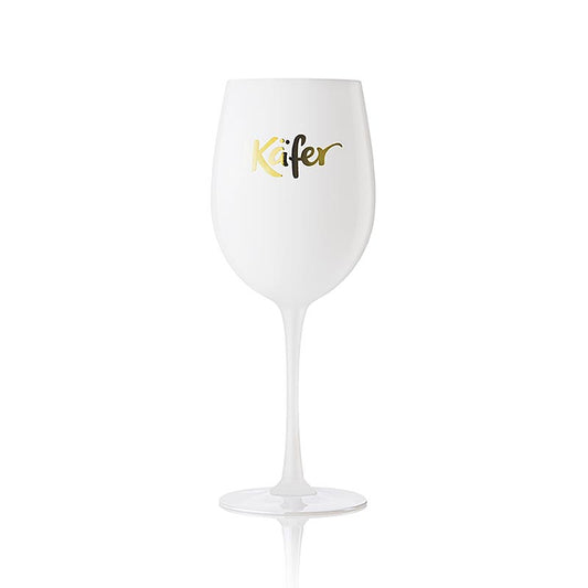  Deux verres à cocktail en verre blanc avec paille, remplis de glace, de citron vert et de feuilles de menthe.
