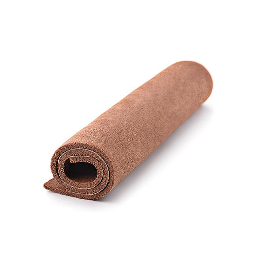 Base de génoise au chocolat 56x38cm avec une épaisseur de 7mm, poids total de 48kg, emballé en 12 pièces.