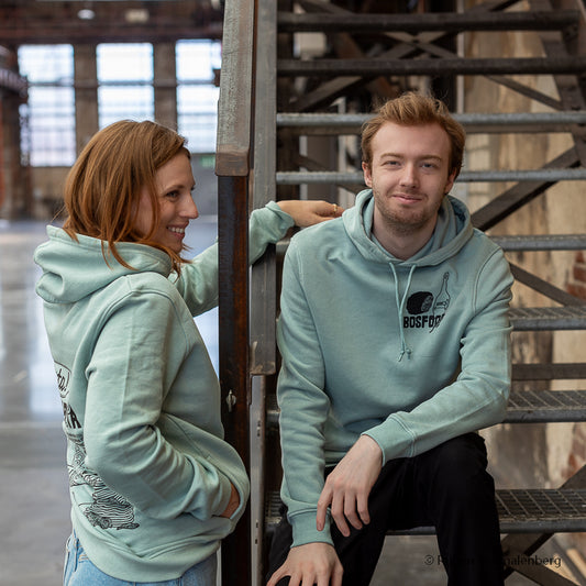 Sweat à capuche XXL vert sauge élégant avec design truffé, parfait pour un confort douillet