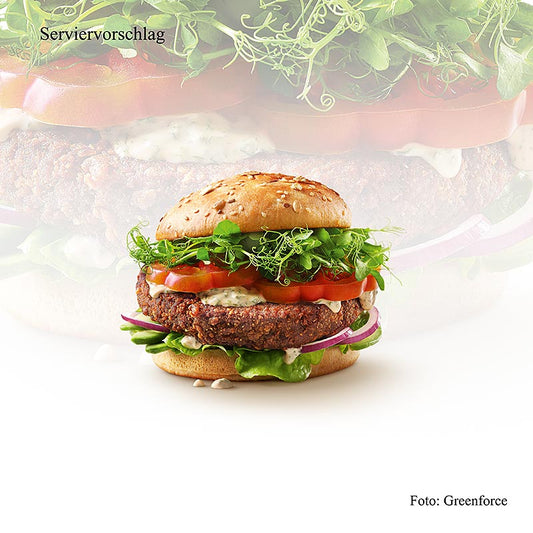 Gros plan sur un paquet de Greenforce mix pour galettes de hamburger végétaliennes, à base de protéines de pois, 125 g, avec une étiquette vert vif et une description claire du produit. 